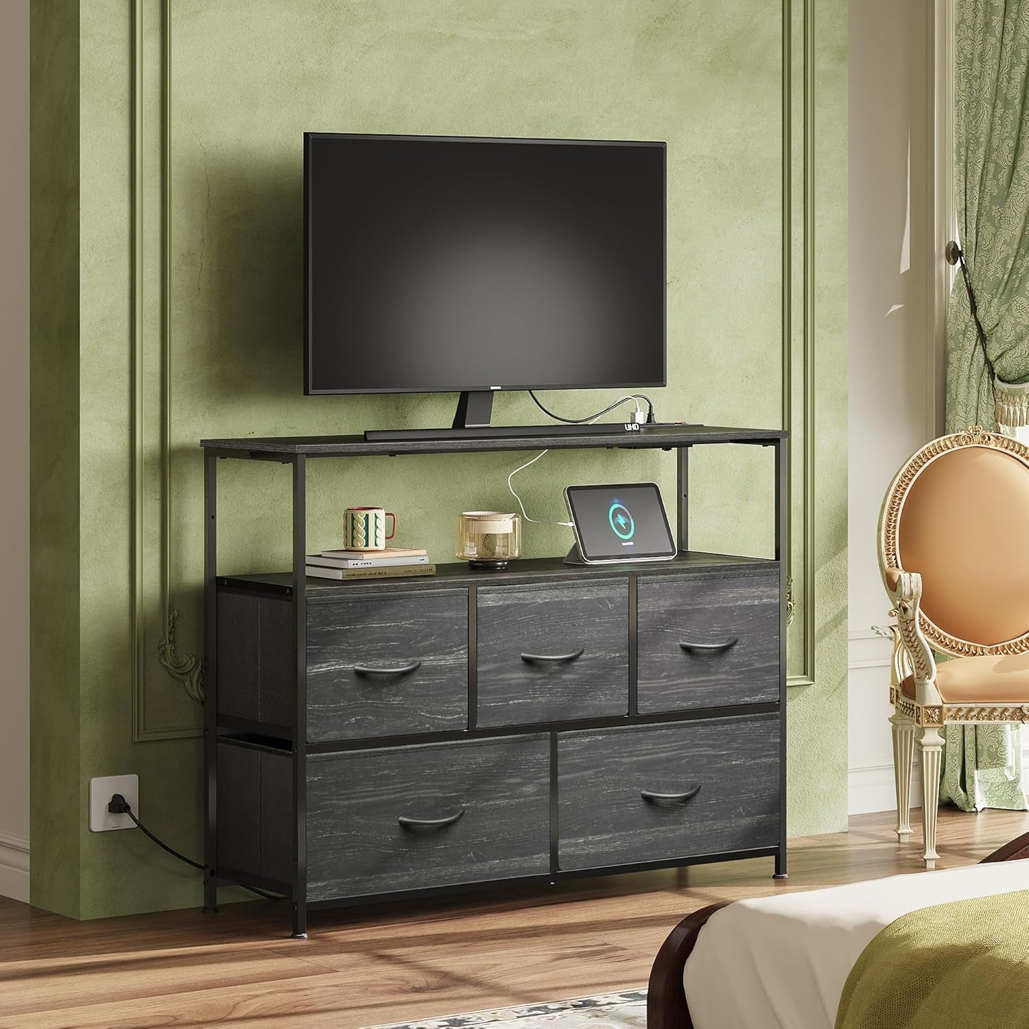Black Five Drawers Dresser With Integrated Charging